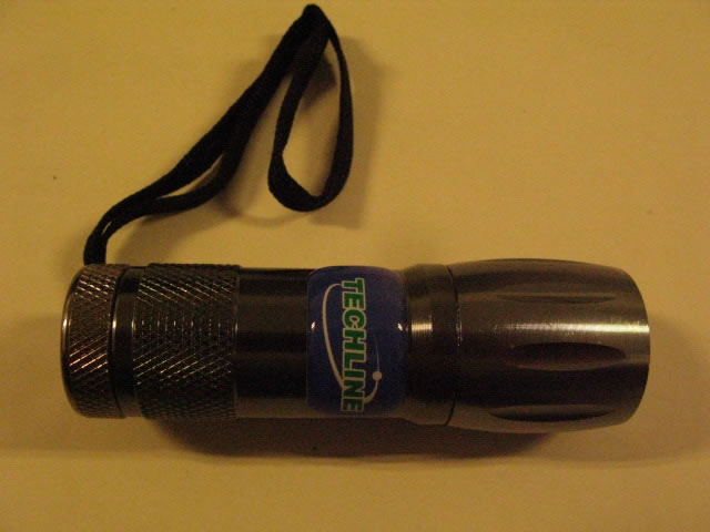 Luz Uv como detector de rastros y orina de roedores en control de plagas.